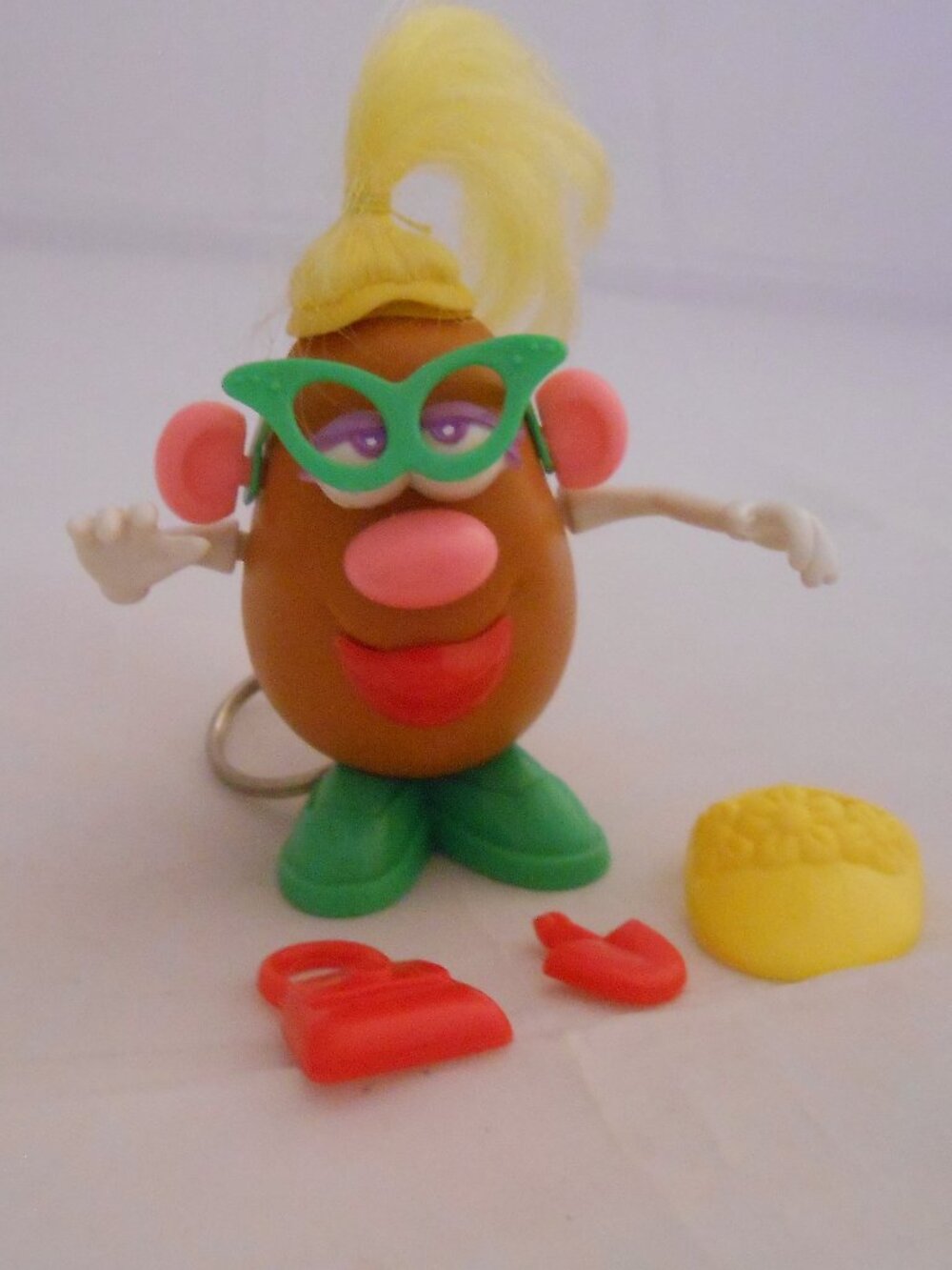 Share Vintage (1998) Mrs. Potato Head Keychain, Complete, Toys/Accessories, Mini